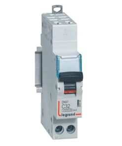 Disjoncteur DNX³ 4500 - auto/vis - U+N 230V~ 32A - 4,5kA - courbe C - 1 module - 406786